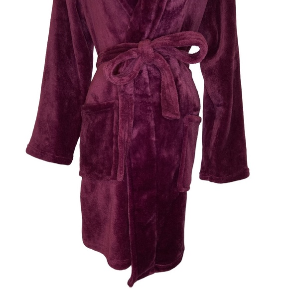 Juicy couture burgundy robe with gold JC Los Angeles California design in back - Picture 3 of 6
